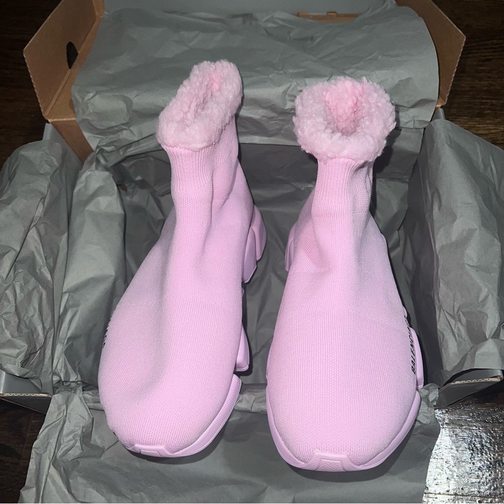 Balenciaga
Speed 2.0 Sneaker In Recycled Knit And Fake Fur women winter - Picture 5 of 10